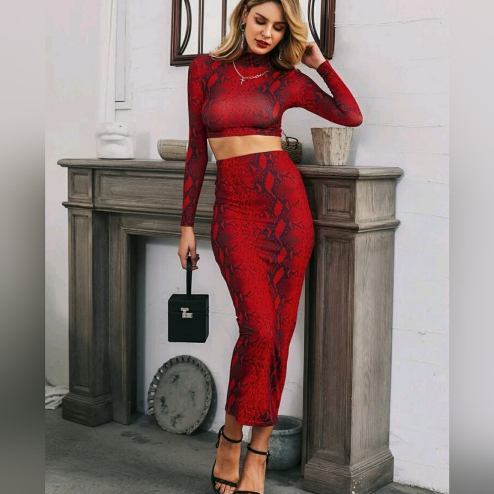 Red Snakeskin print Crop Tee & Pencil Skirt Set, size medium